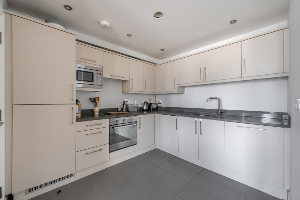 Apartment in London - More