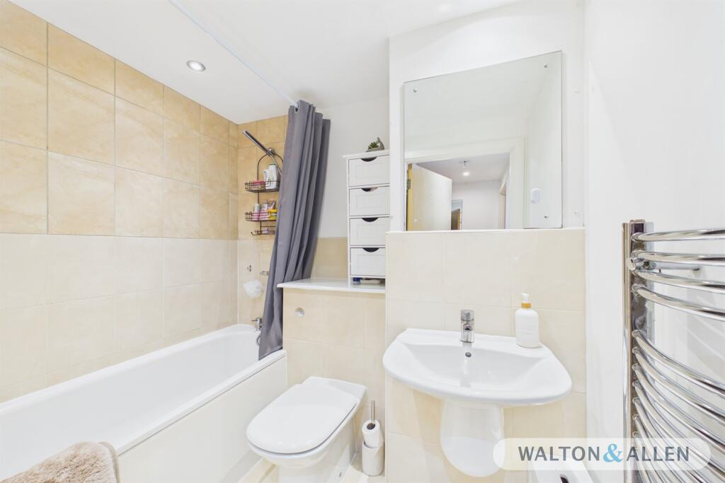 Apartment in Nottingham, Hockley, The Meadows - View 5