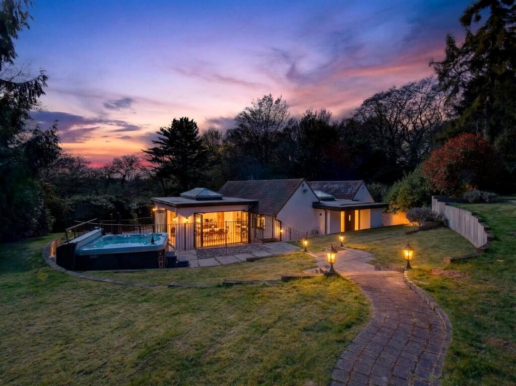 Main image of property: Weald Road, Brentwood, Essex, CM14