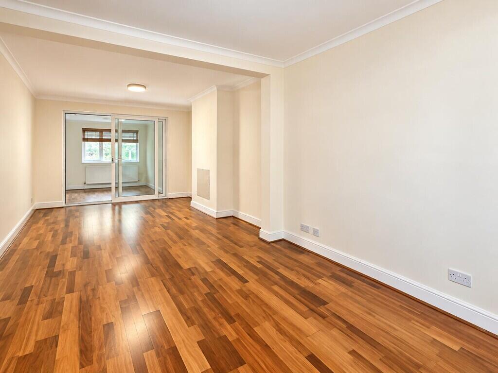 House in London, Perivale - View 2