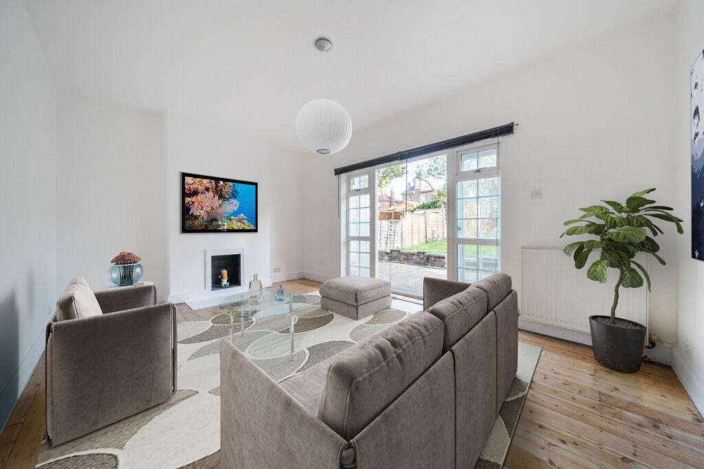 House in London, London Borough of Bromley - View 2