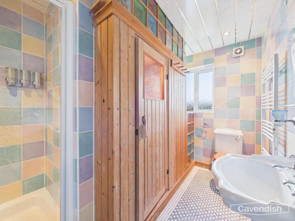 Croeshowell, Llay, LL12 photo 3