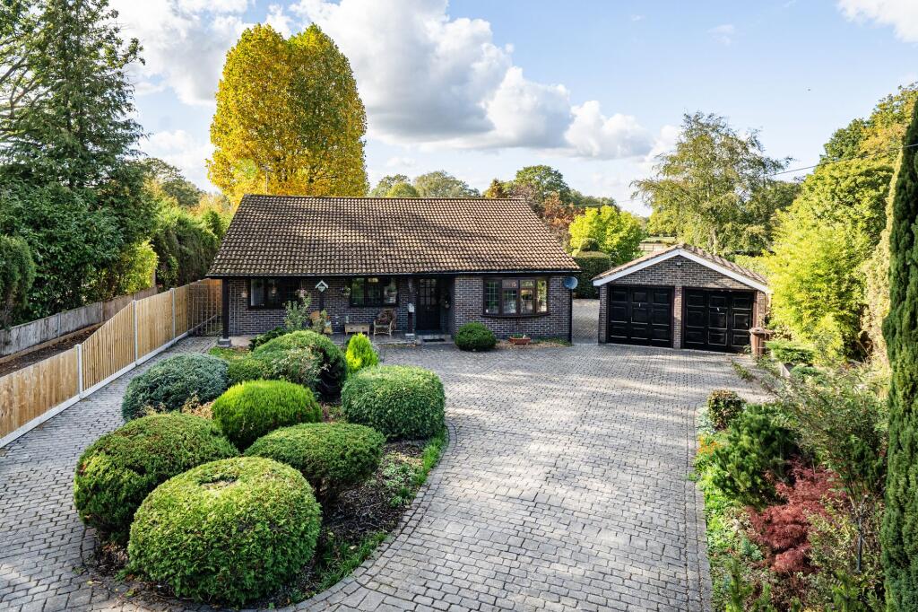4-bed detached on Nash Grove Lane, Finchampstead, RG40, £925,000