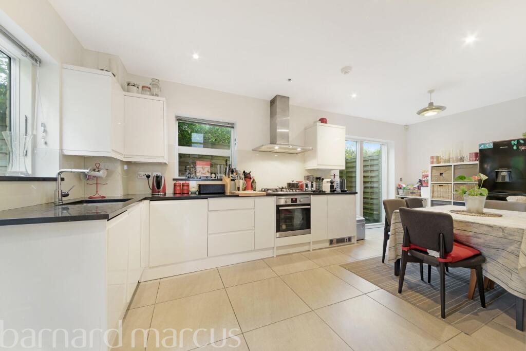 House in Kingston upon Thames - View 2