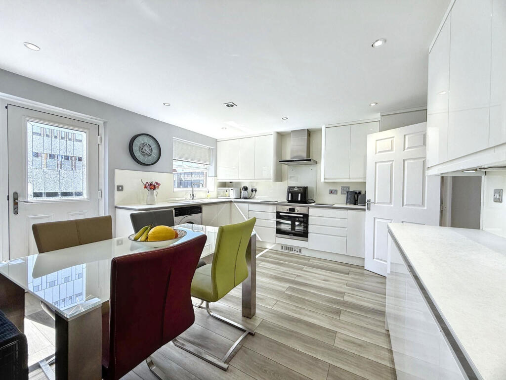 Sandford Close, Wingate, Durham, TS28 5FD photo 4