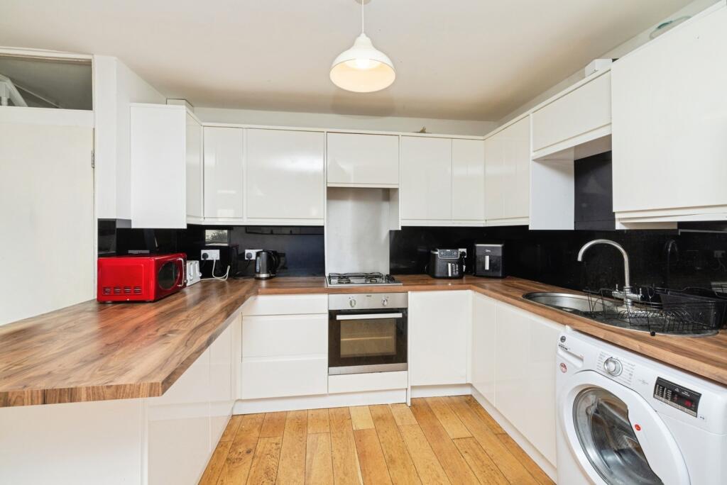 Main image of property: Cedars Road, London, SW4