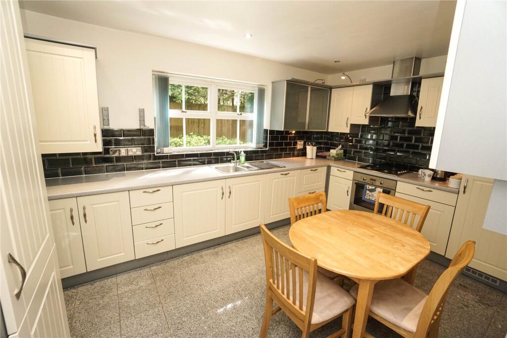 Charnley Grange, Lostock, Bolton, BL6 photo 3