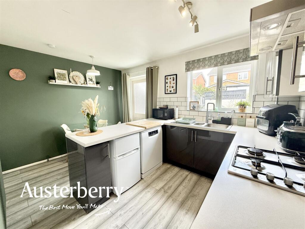 House in Stoke-on-Trent - View 5
