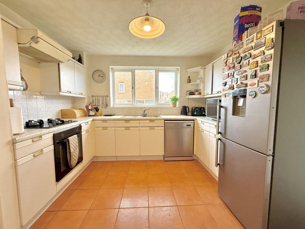 House in Luton - View 2
