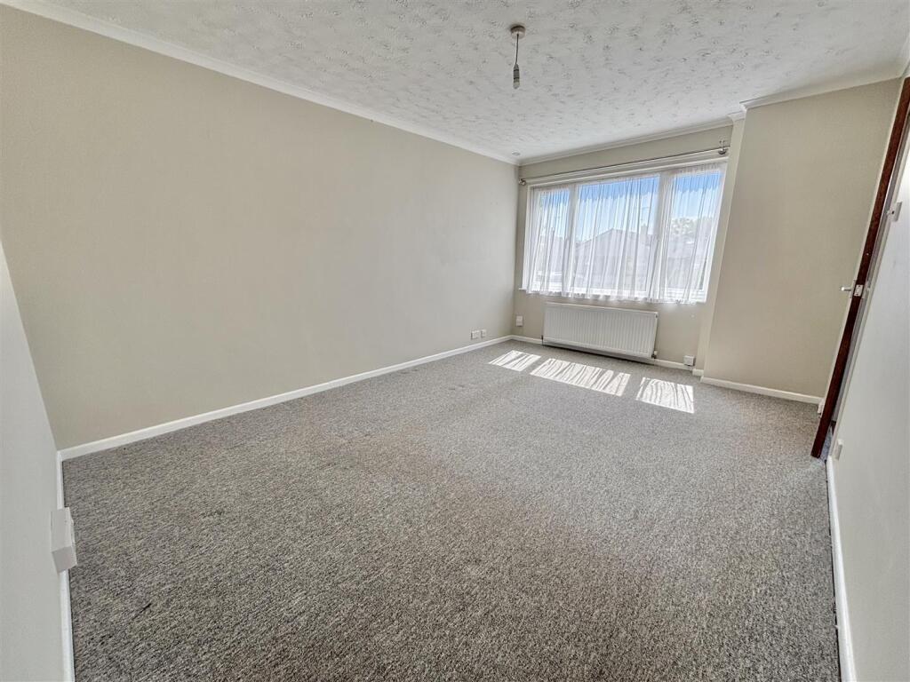 Redwood Road, Upton, Poole photo 5