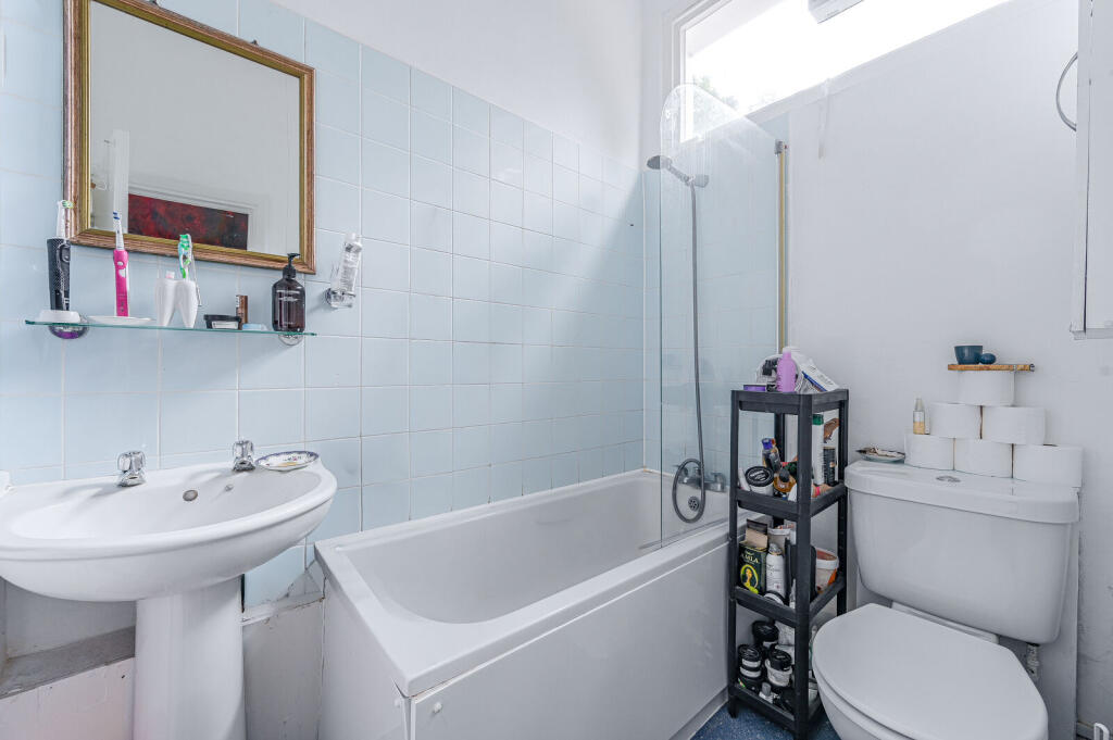 Apartment in London, Pepys Estate, New Cross - View 5