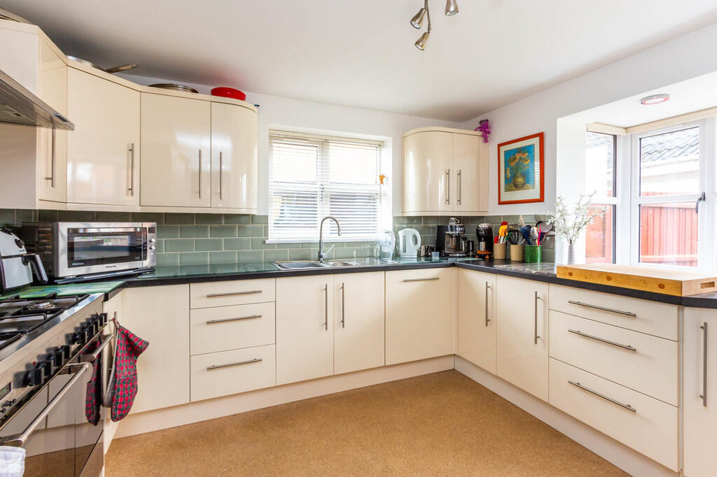 Aintree Drive, Rushden photo 4