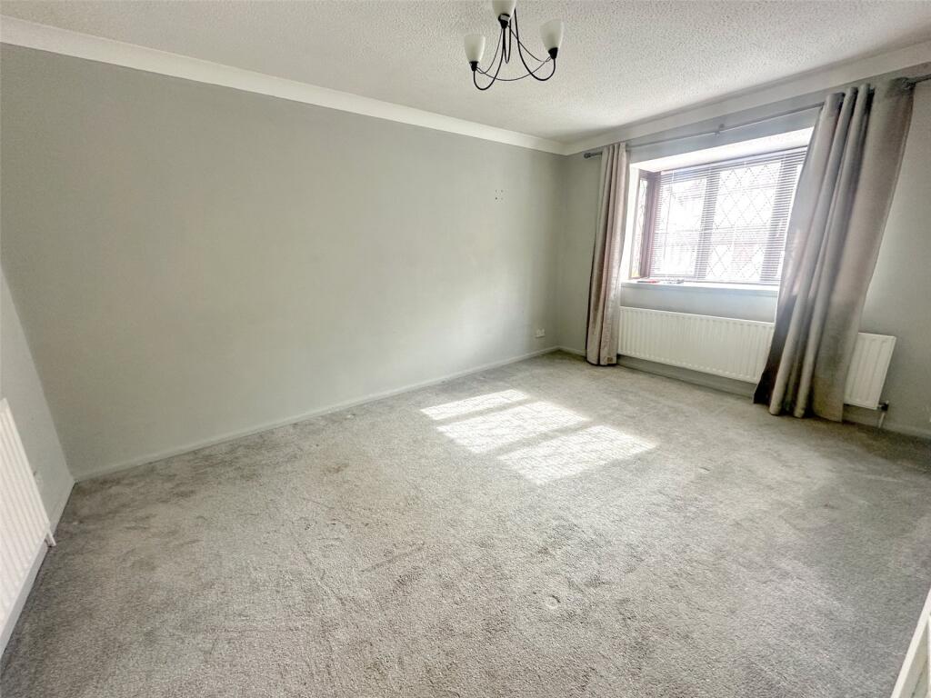 Thorpefield Close, Thorpe Hesley, Rotherham, South Yorkshire, S61 photo 3