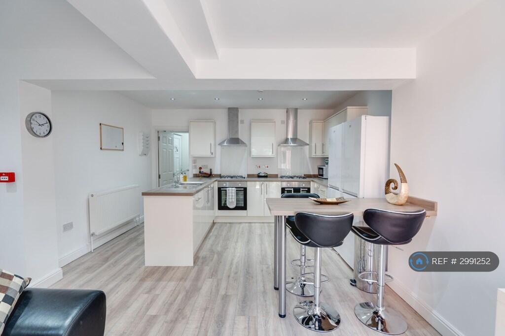 House in Sandwell, West Midlands - View 3