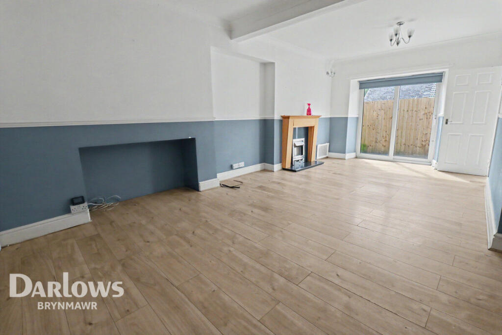2-bed terraced on Oak Street, Abertillery, £120,000