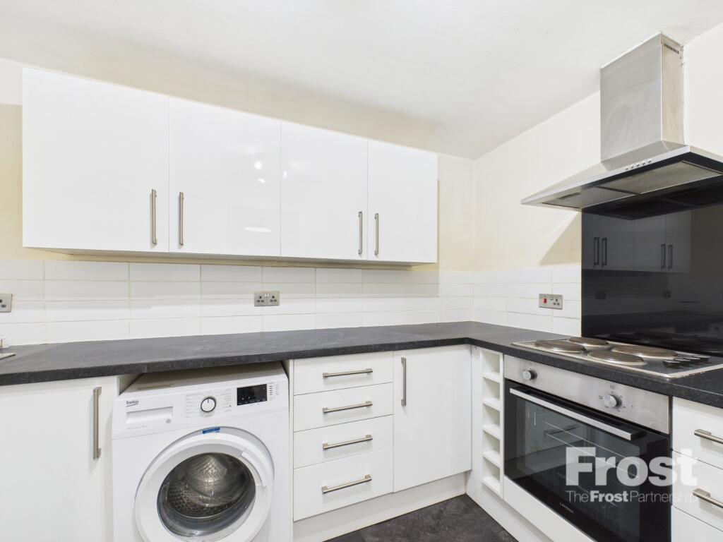 Apartment in Slough - More