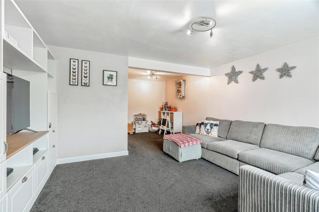 Delamere Road, Briercliffe, Burnley, Lancashire, BB10 photo 3