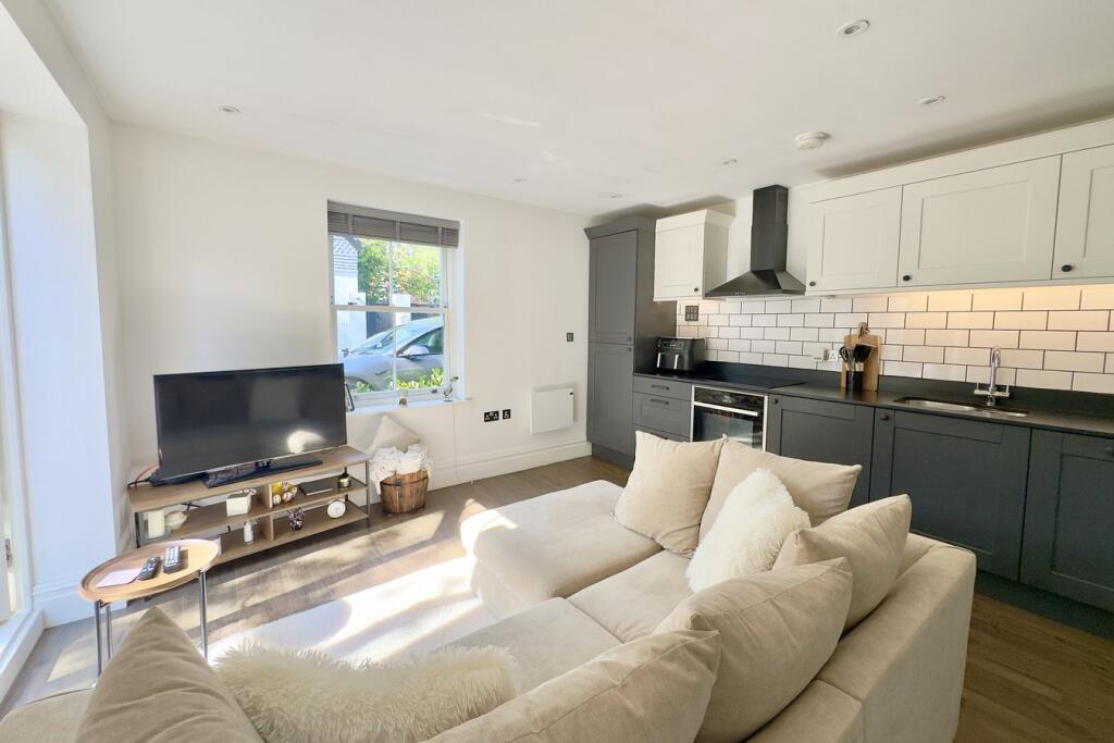 Christchurch Road, Bournemouth, BH1 - View 5