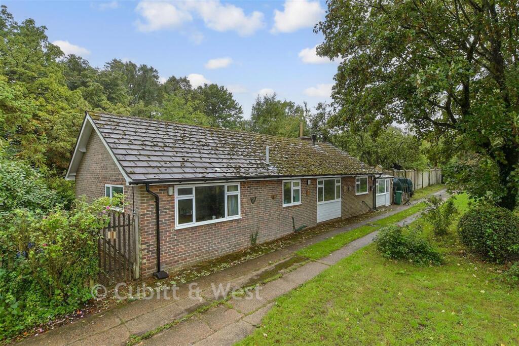 Margery Wood Lane, Lower Kingswood, Tadworth, Surrey photo 3