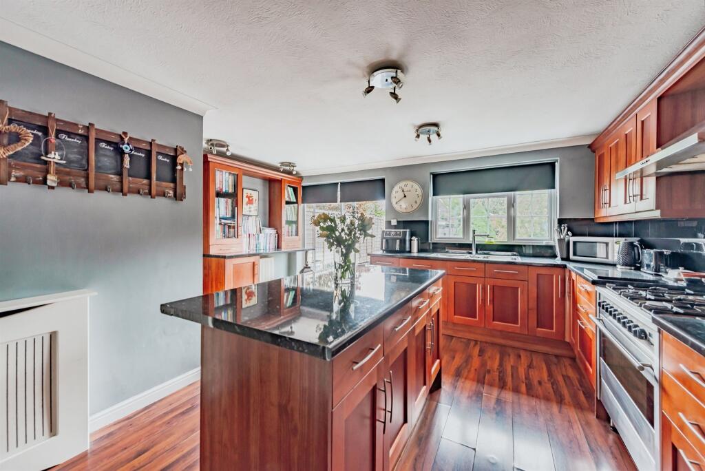 House in Redhill - View 5