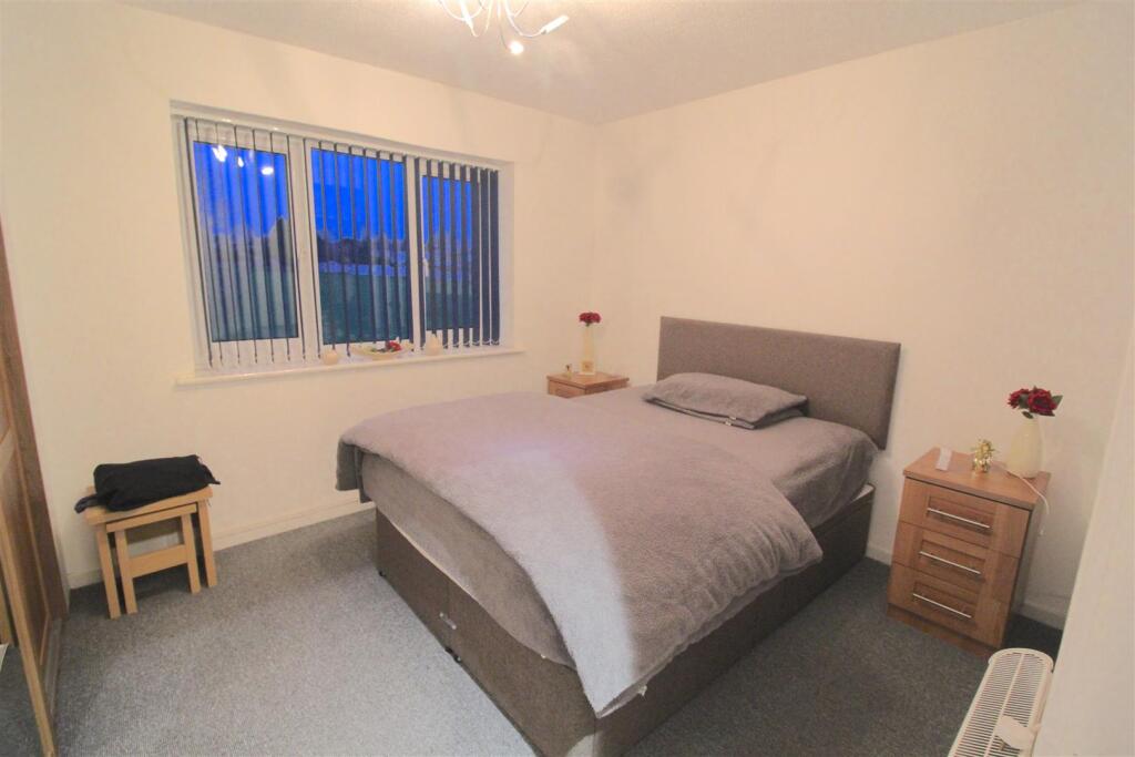 Apartment in Birmingham, Lyndon Green - View 4