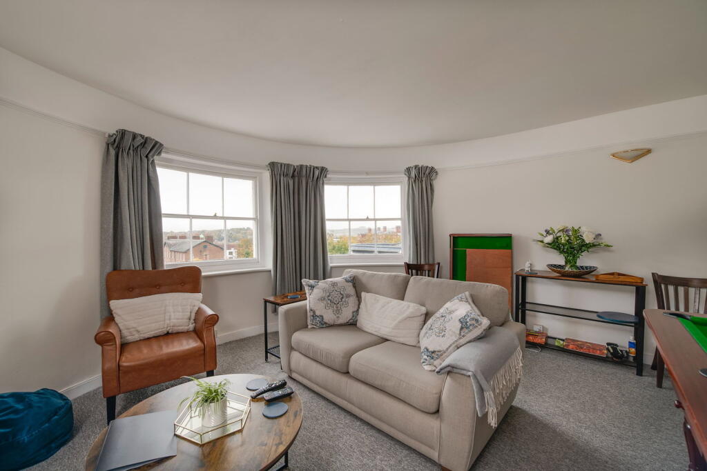 Apartment in Winchester, Hampshire - More