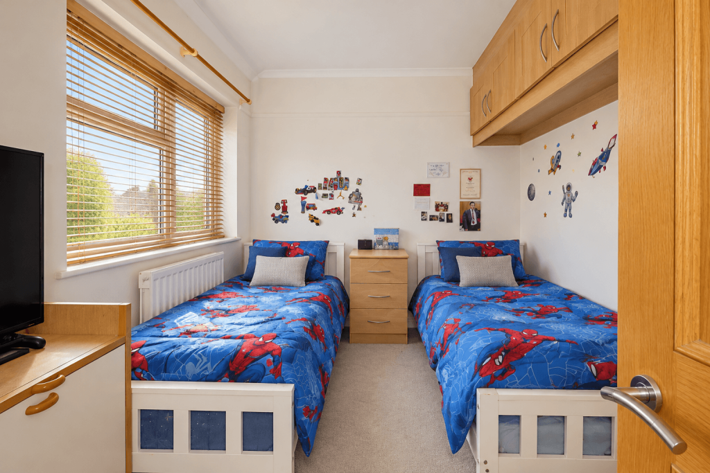 Apartment in Harrow - More