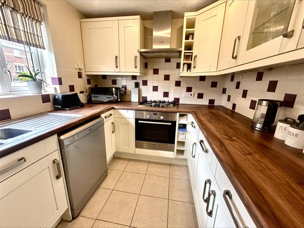 House in Fareham, Whiteley - View 2