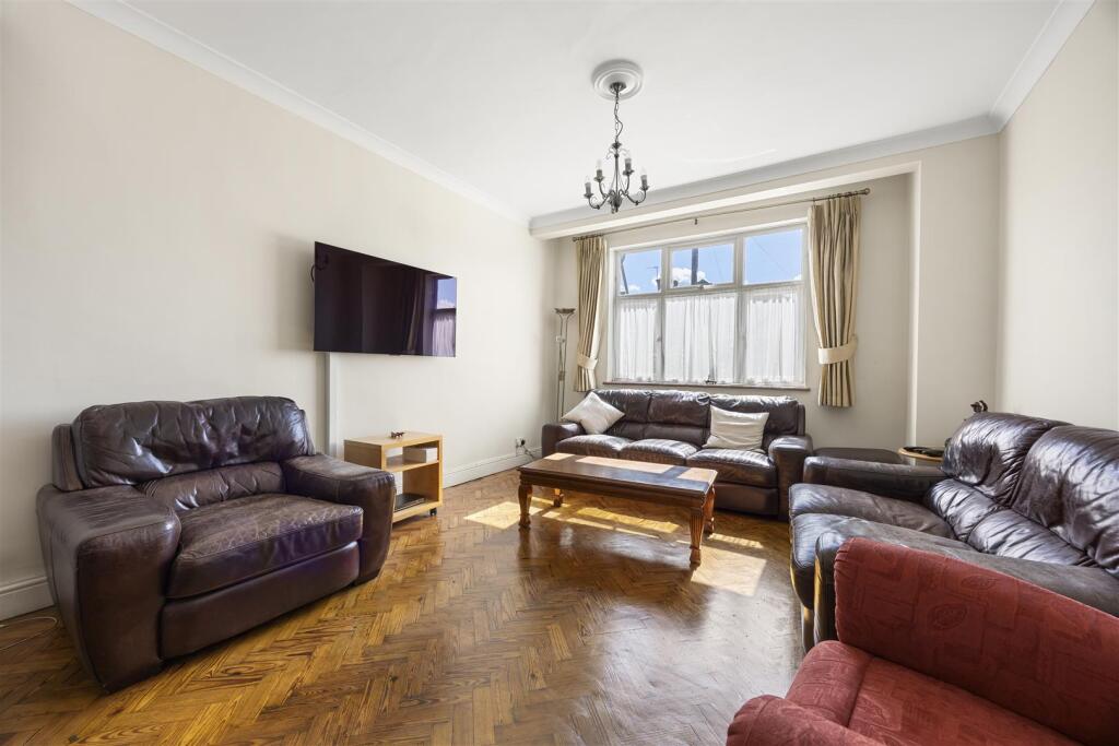 House in Southall - View 3