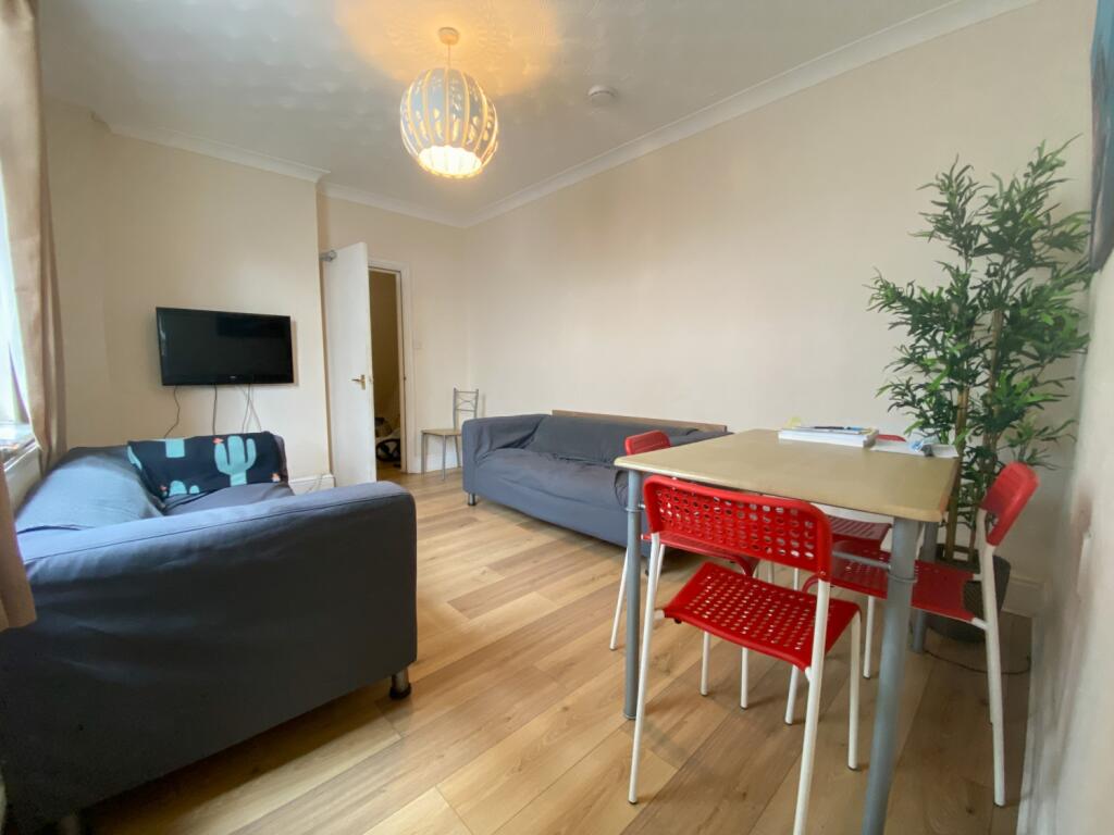 House in Cardiff, Plasnewydd, Roath - View 4