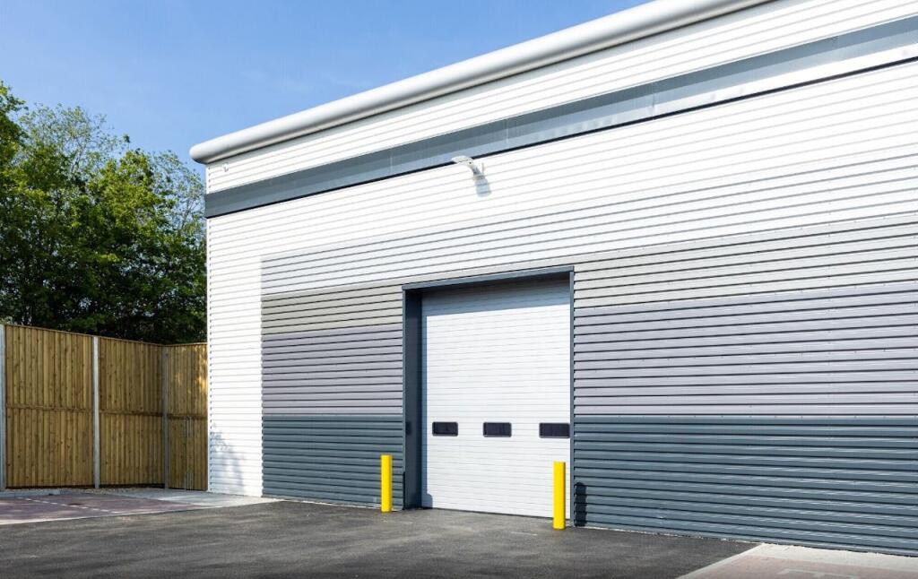 Unit 24 roller door.JPG