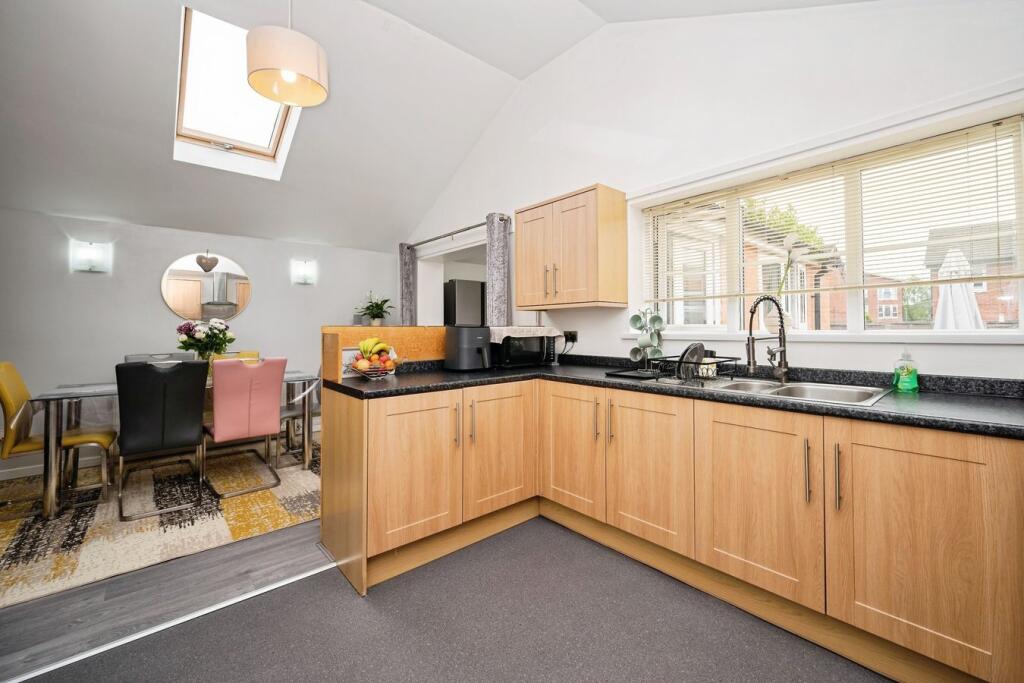 House in Stockport, Handforth - View 3