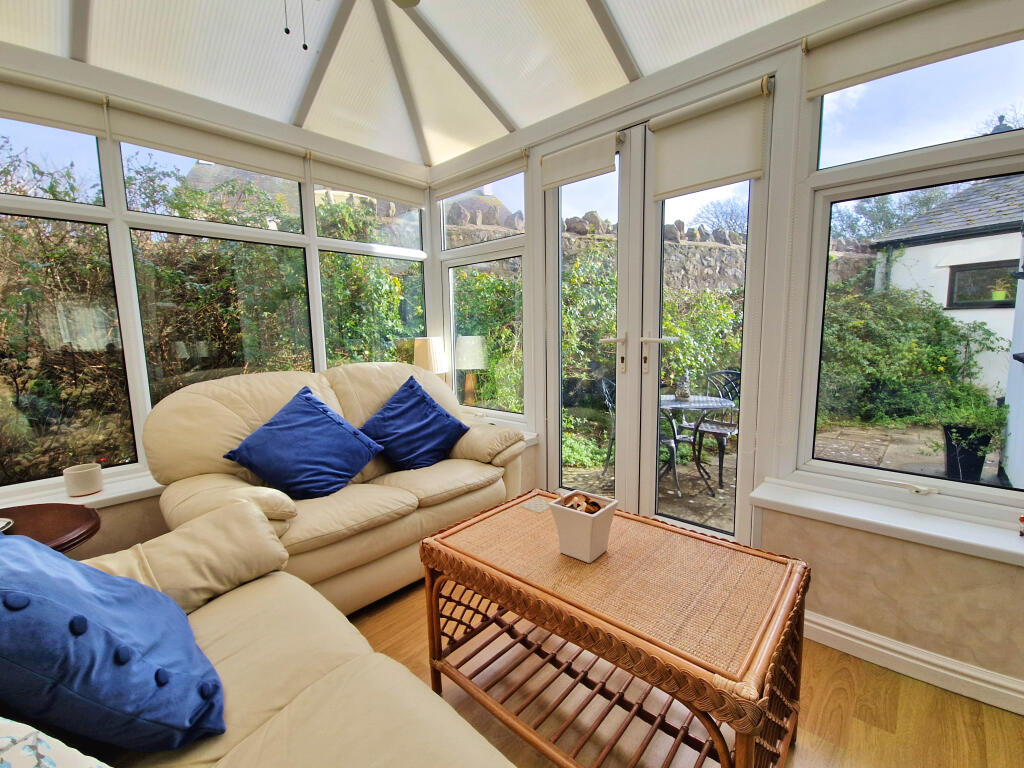 House in Porthcawl - More