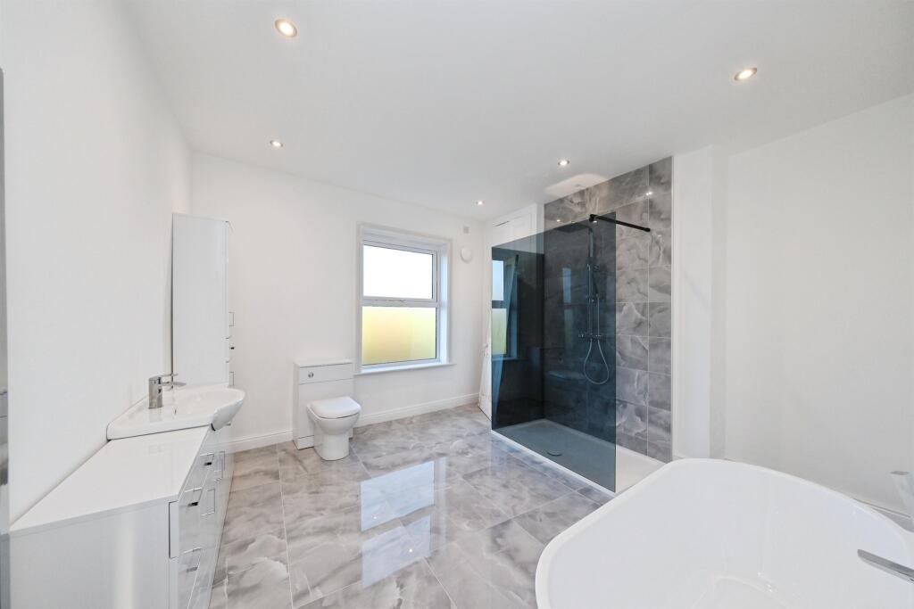 House in Amber Valley, Belper - View 4