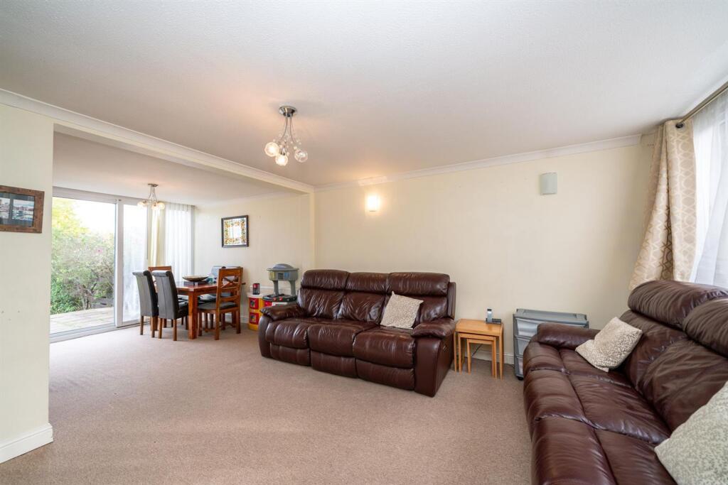 House in Hemel Hempstead - More