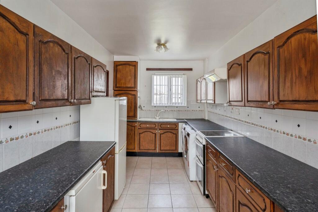 House in Doncaster, Thorne - View 4
