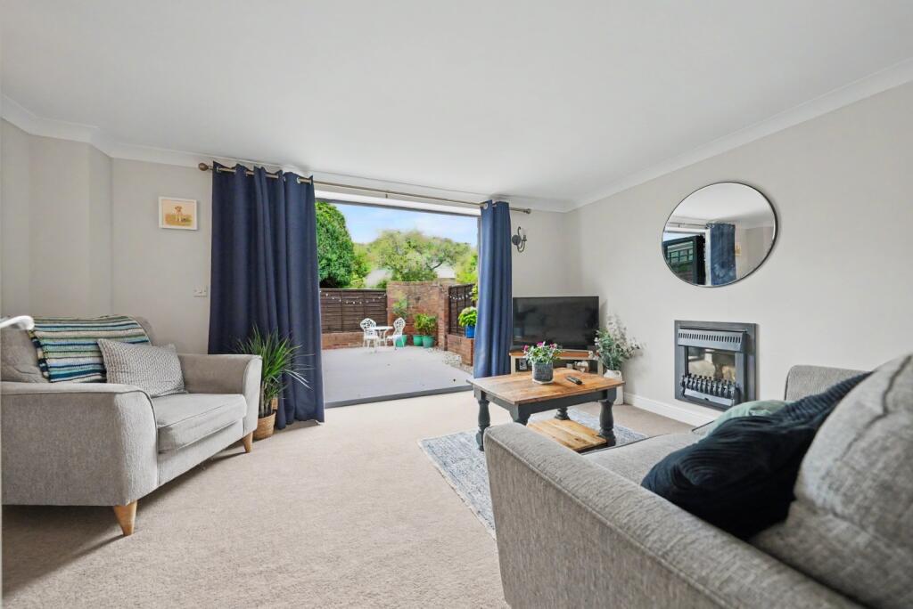 House in Stratford-on-Avon, Alcester - More