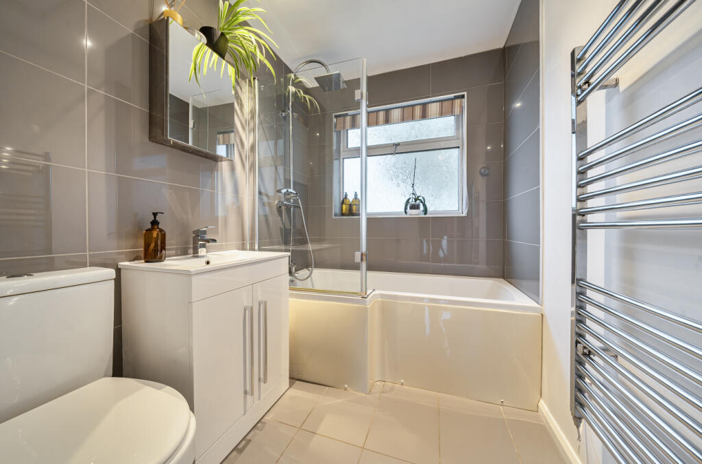 Apartment in Bracknell - View 3