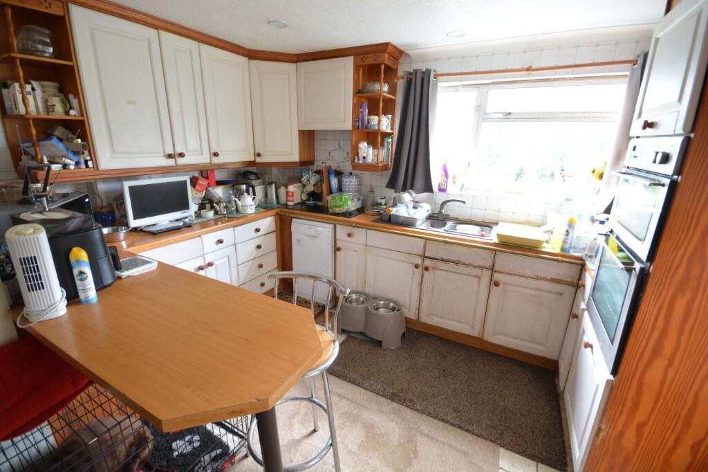 Rempstone Road, Merley, Wimborne, Dorset, BH21 photo 4