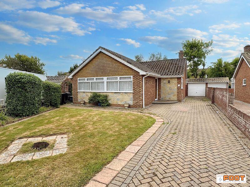 2-bed detached on Winston Close, Hayling Island, £450,000