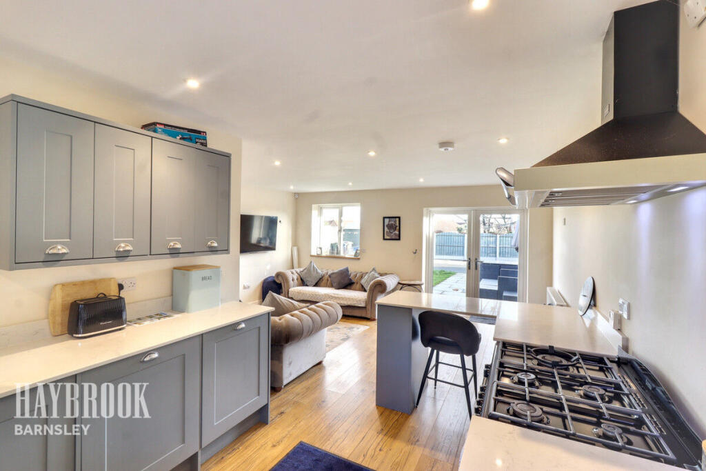 2a Selbourne Close photo 3