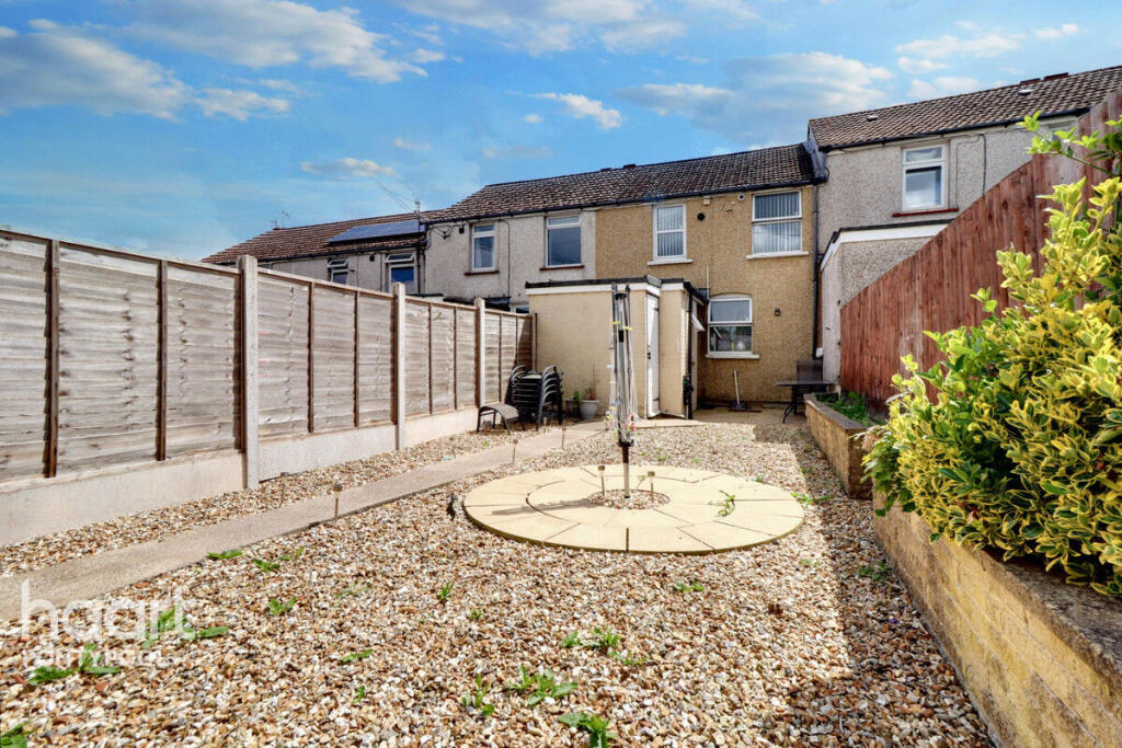 3-bed terraced on Oakdale Place, Pontypool, £145,000