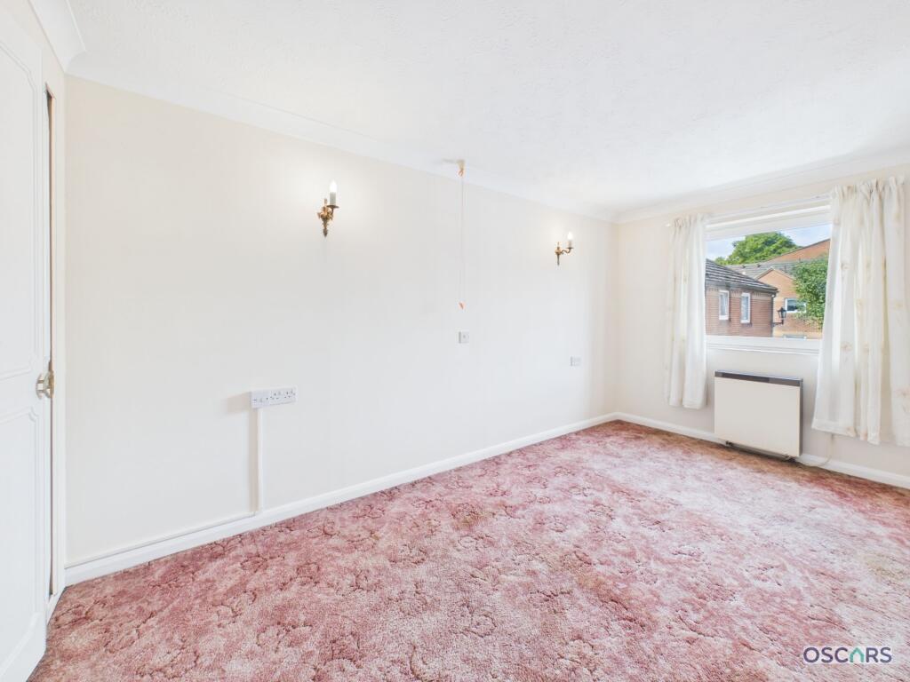 Apartment in Hull - View 5