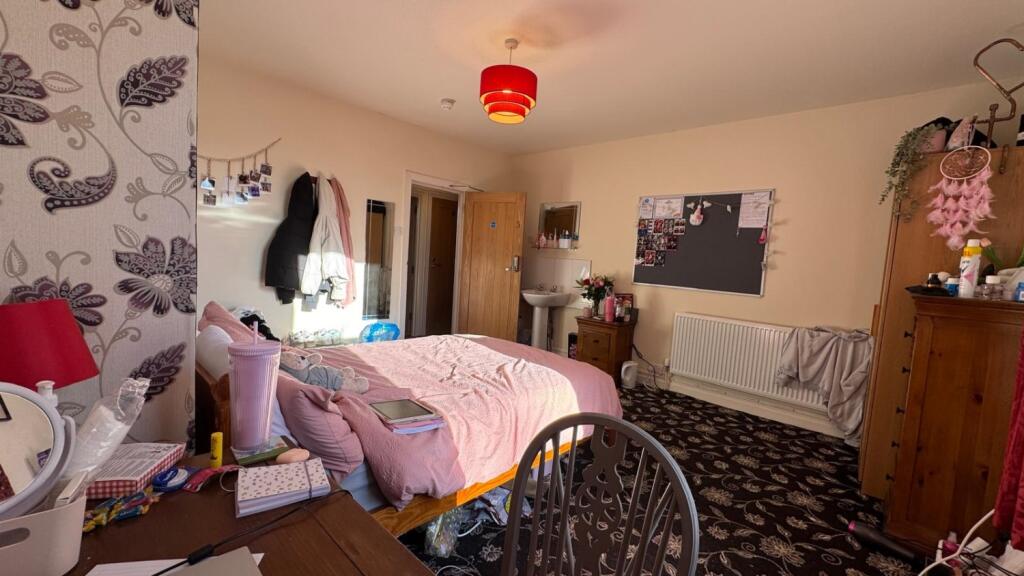 4 bedroom terraced house for rent