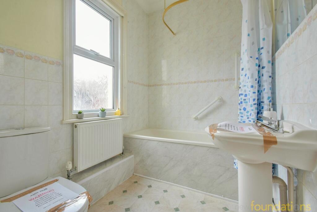 Apartment in Bexhill-on-Sea, Central - More