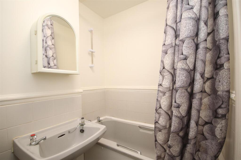 Apartment in Dartford - More