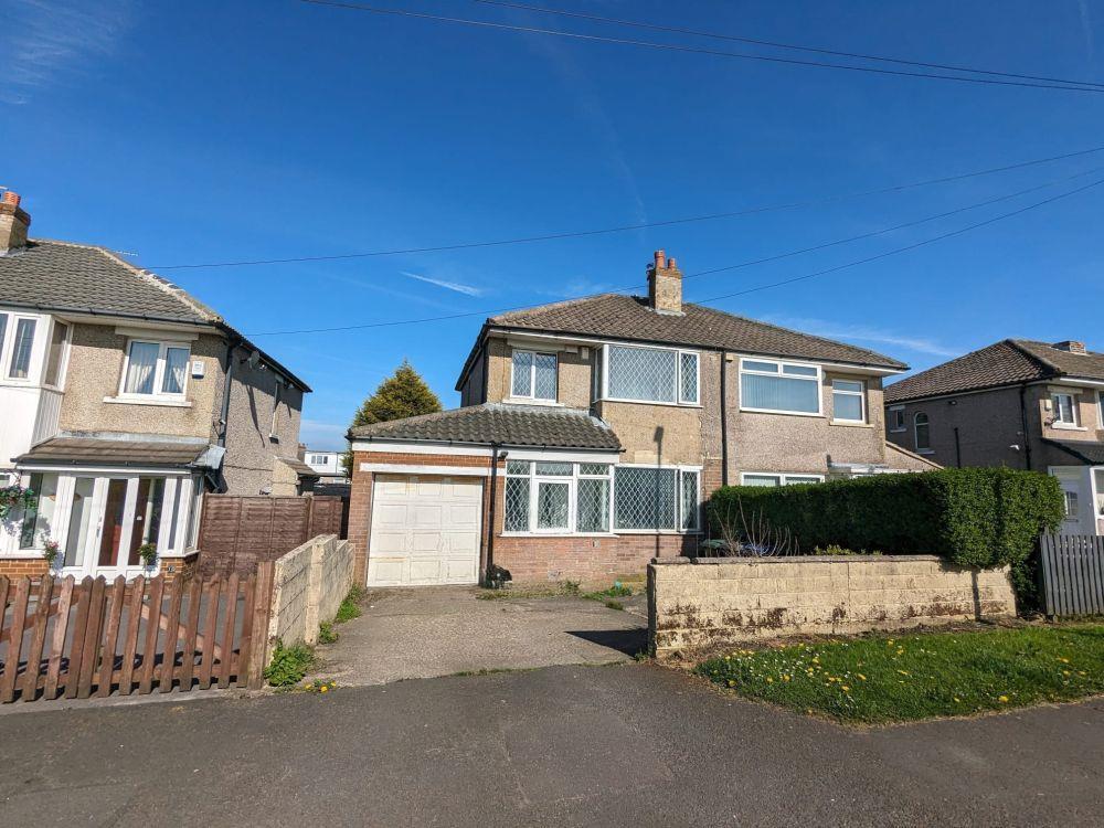 Main image of property: 8, Stoneyridge Avenue Bradford, BD9 6PA
