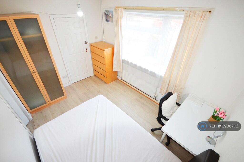 Main image of property: Sir Henry Parkes Road, Coventry, CV4