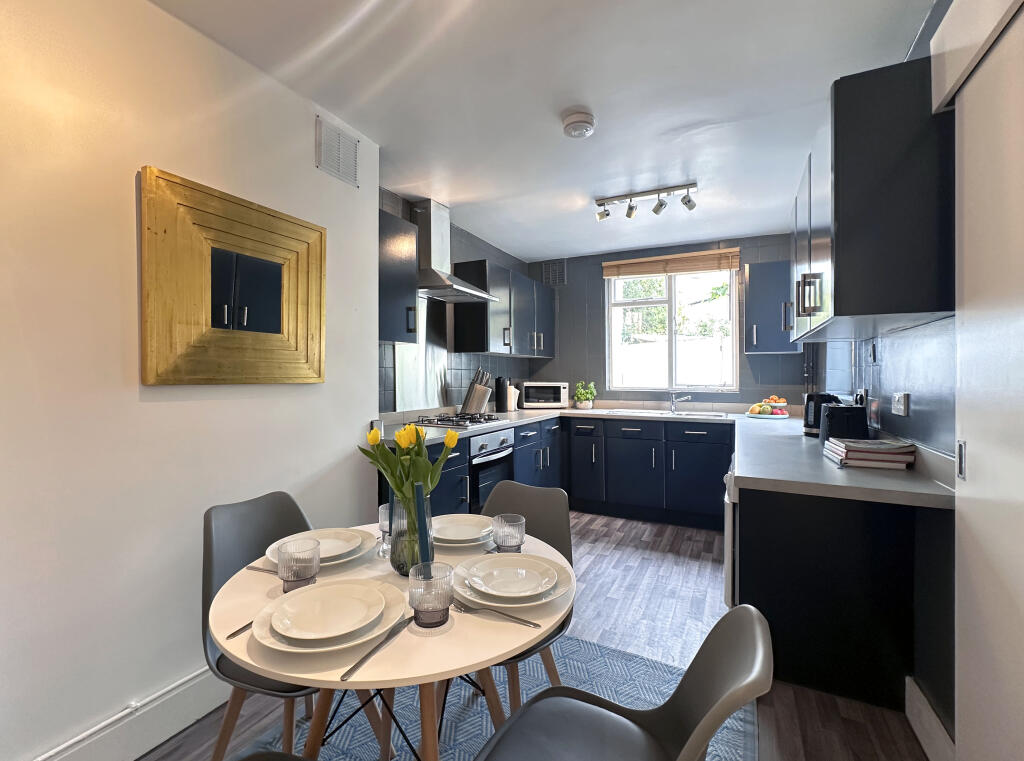 House in London - View 3