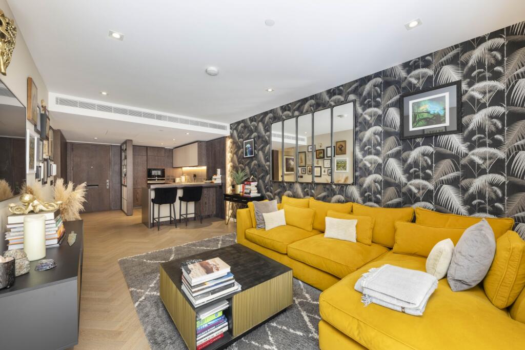 2-bed flat on L-001025, 11 Circus Road West, Battersea, £1,400,000